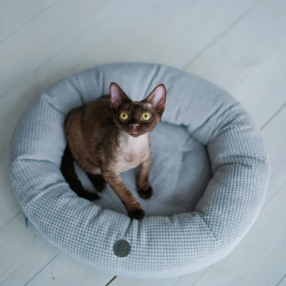 Harley & Cho Bagel Silver овальний лежак для собак та котів, срібний - S
